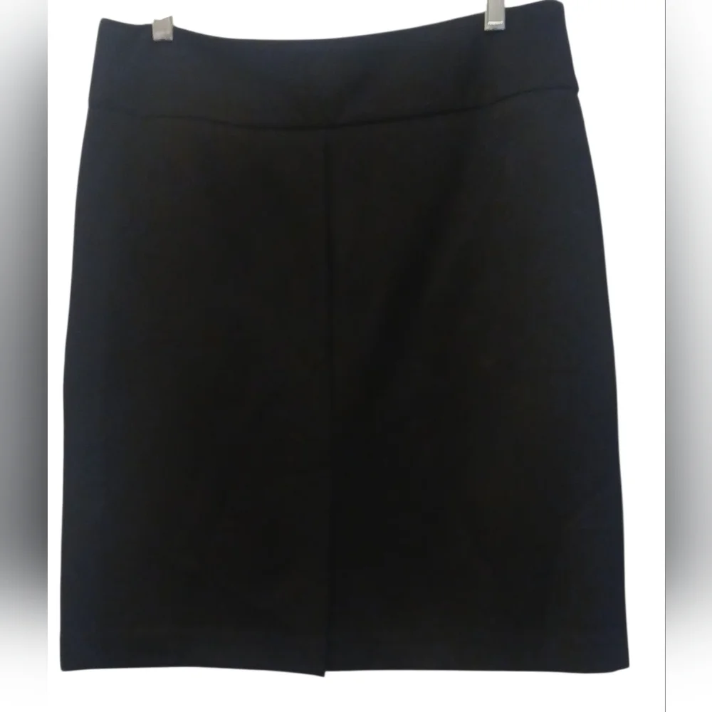 Isaac Mizrahi -NWOT, High Waisted Black Skirt , Large, W/ Stretch, Slit In Back - Picture 9 of 10